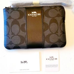 NEW😍 Coach Wristlet. Canvas Black with Corner Zip